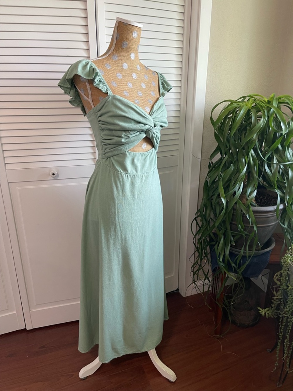 Trixxi Mint Green Twist-Front Maxi Dress